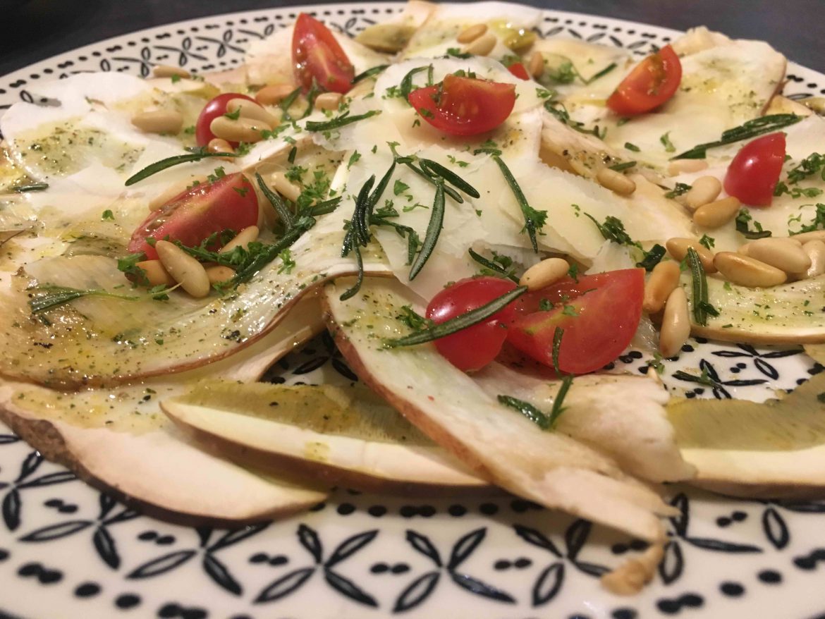 Steinpilzcarpaccio mit Knusper-Rosmarin – Dahoam schmeckt&amp;#39;s am Besten